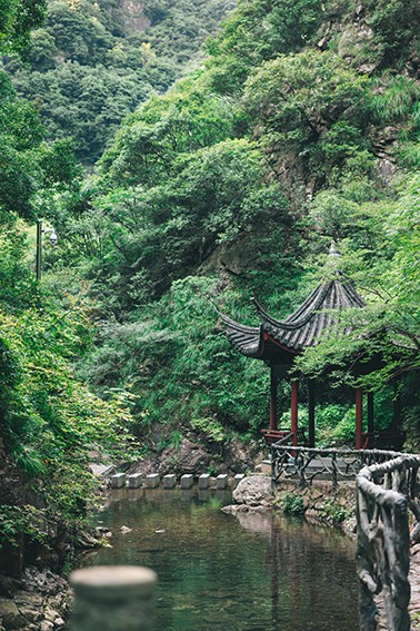 宁波五龙潭风景名胜区——探索自然之美，传承龙文化